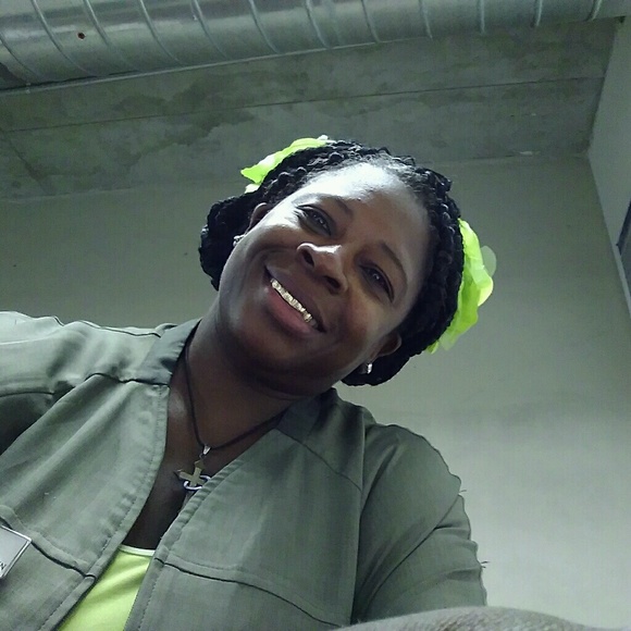 Meet your Posher, Retha - Picture 1 of 1